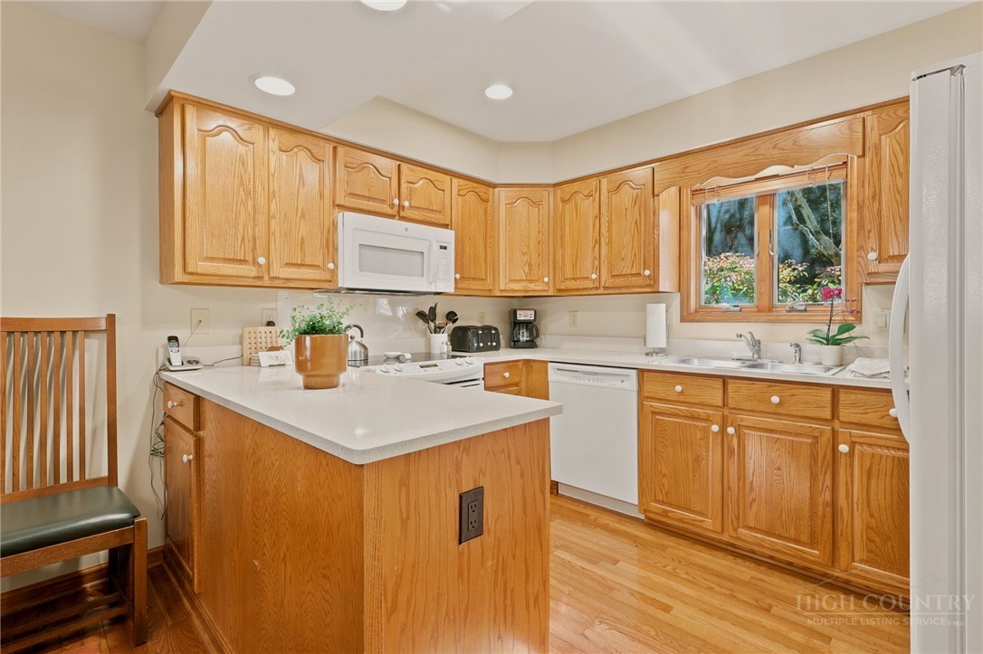 491 Waterside Drive 2 Property Photo 7