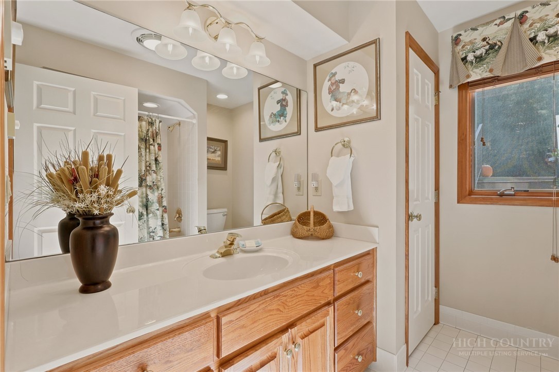 491 Waterside Drive 2 Property Photo 23