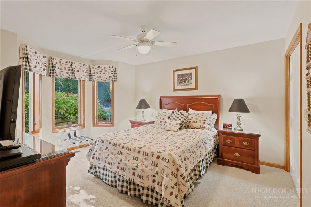 491 Waterside Drive 2 Property Photo 26