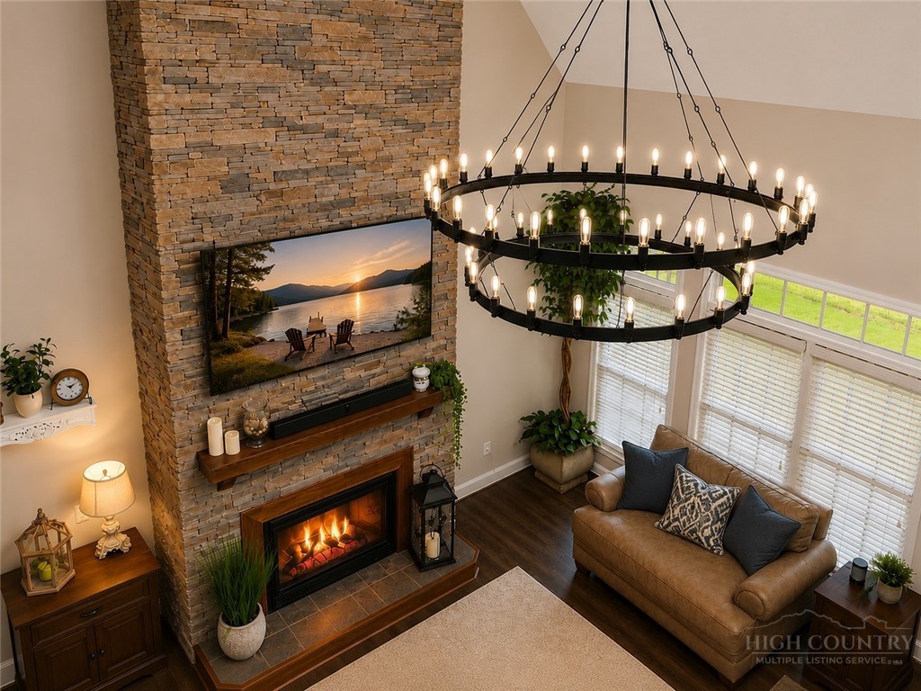 208 Monk Court Property Photo 4