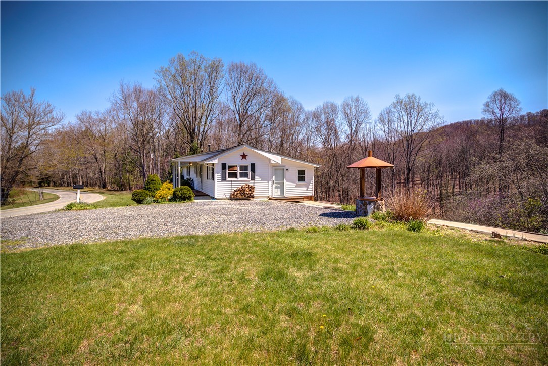 2081 Bakers Ridge Road Property Photo 7
