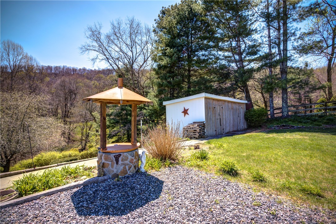 2081 Bakers Ridge Road Property Photo 8