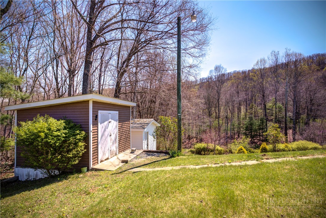 2081 Bakers Ridge Road Property Photo 10