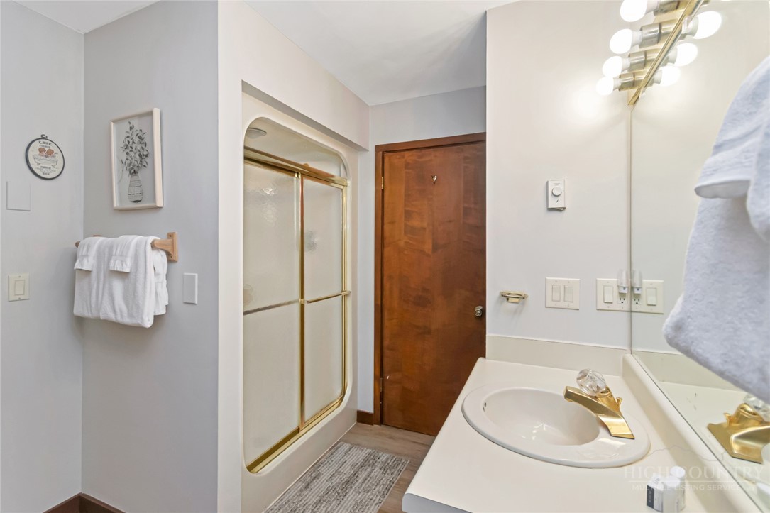 170 Crest View Lane 200-f Property Photo 9