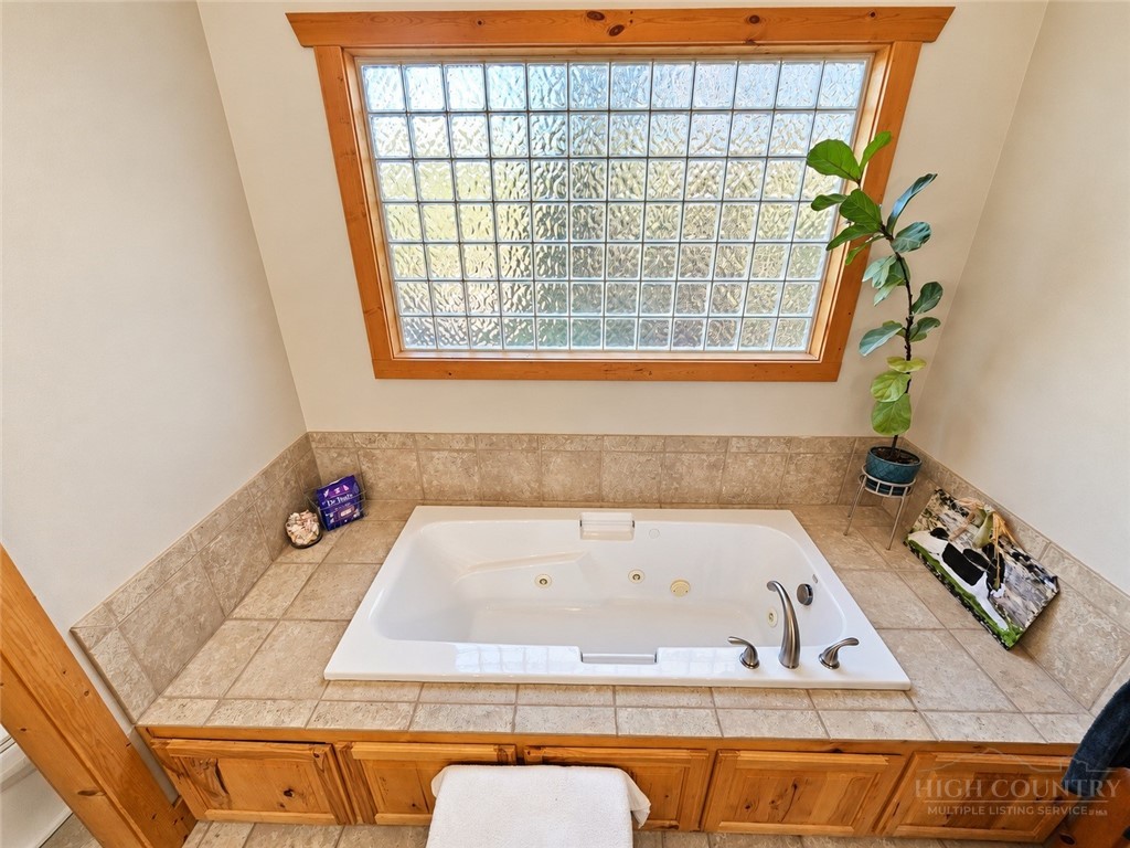 4545 Walnut Ridge Drive Property Photo 13