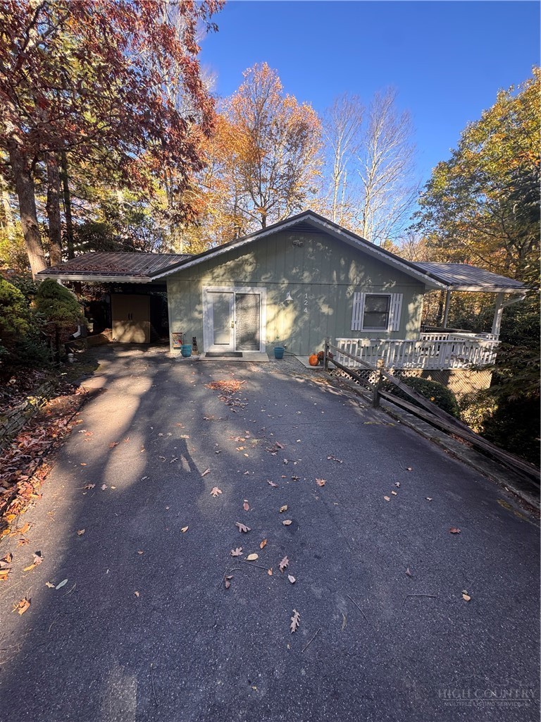 124 Park Loop Property Photo 1