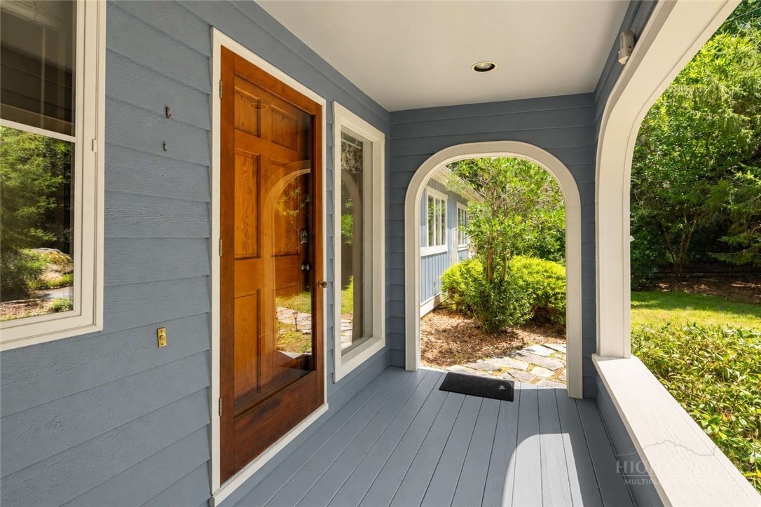 278 Cobble Creek Property Photo 4