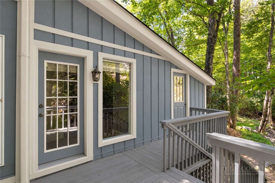 278 Cobble Creek Property Photo 8