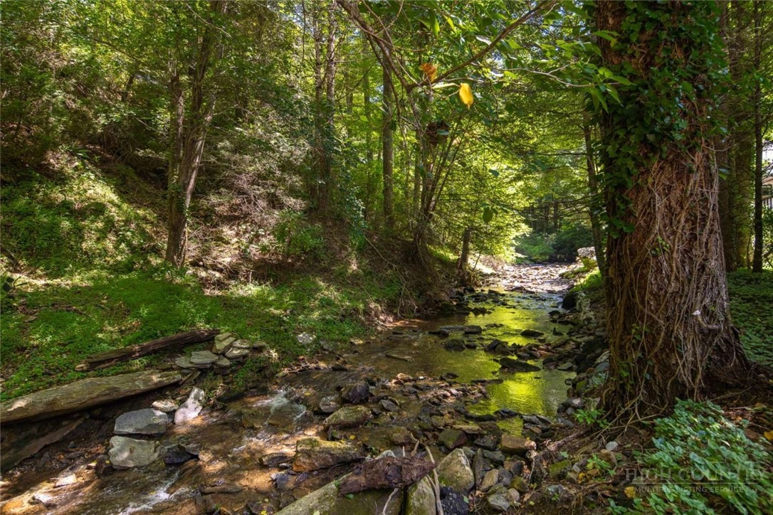 278 Cobble Creek Property Photo 9