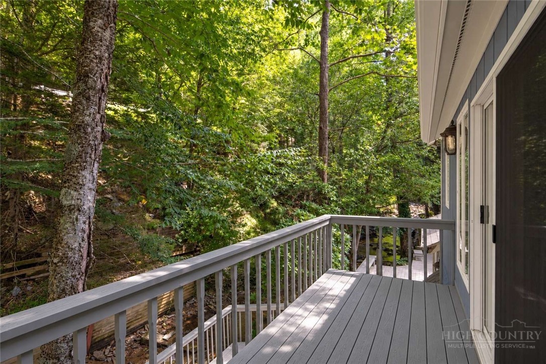 278 Cobble Creek Property Photo 11