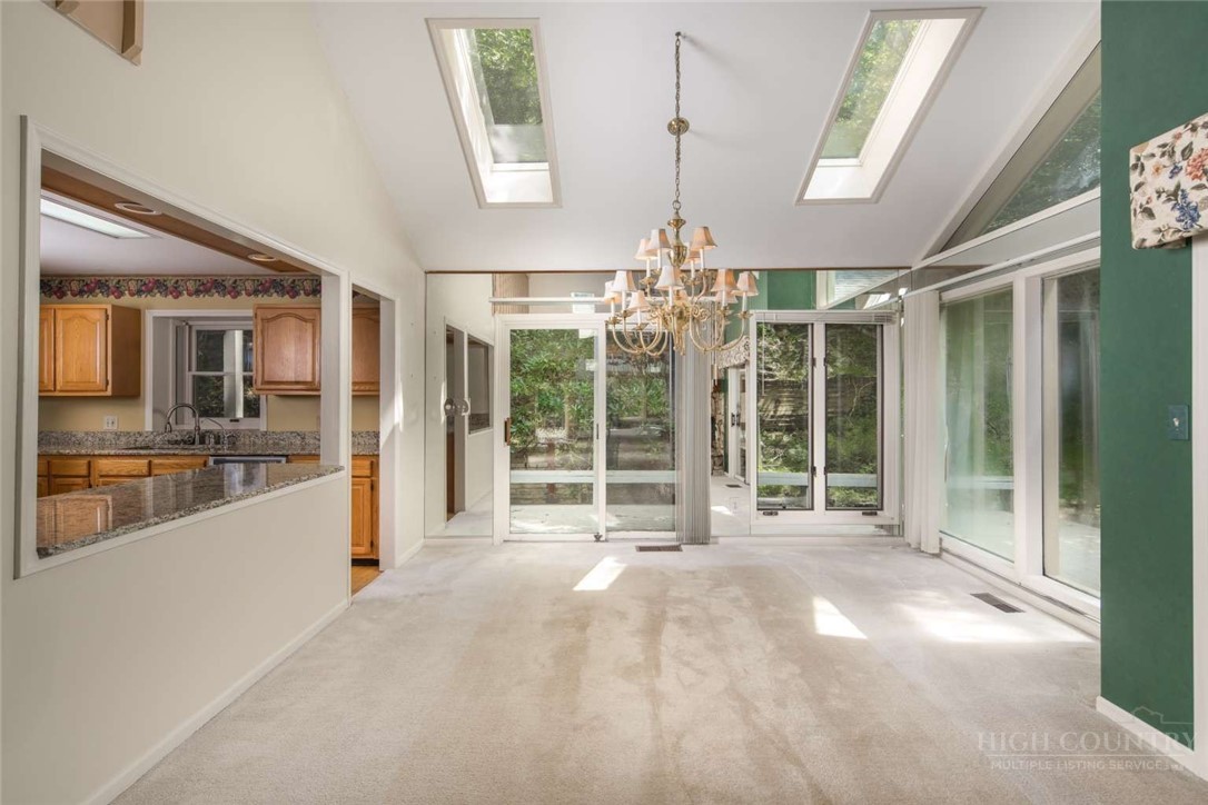 278 Cobble Creek Property Photo 14
