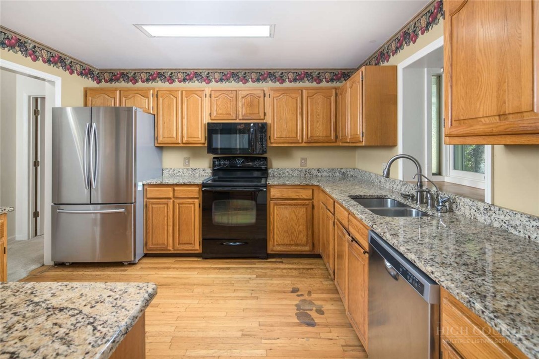 278 Cobble Creek Property Photo 17