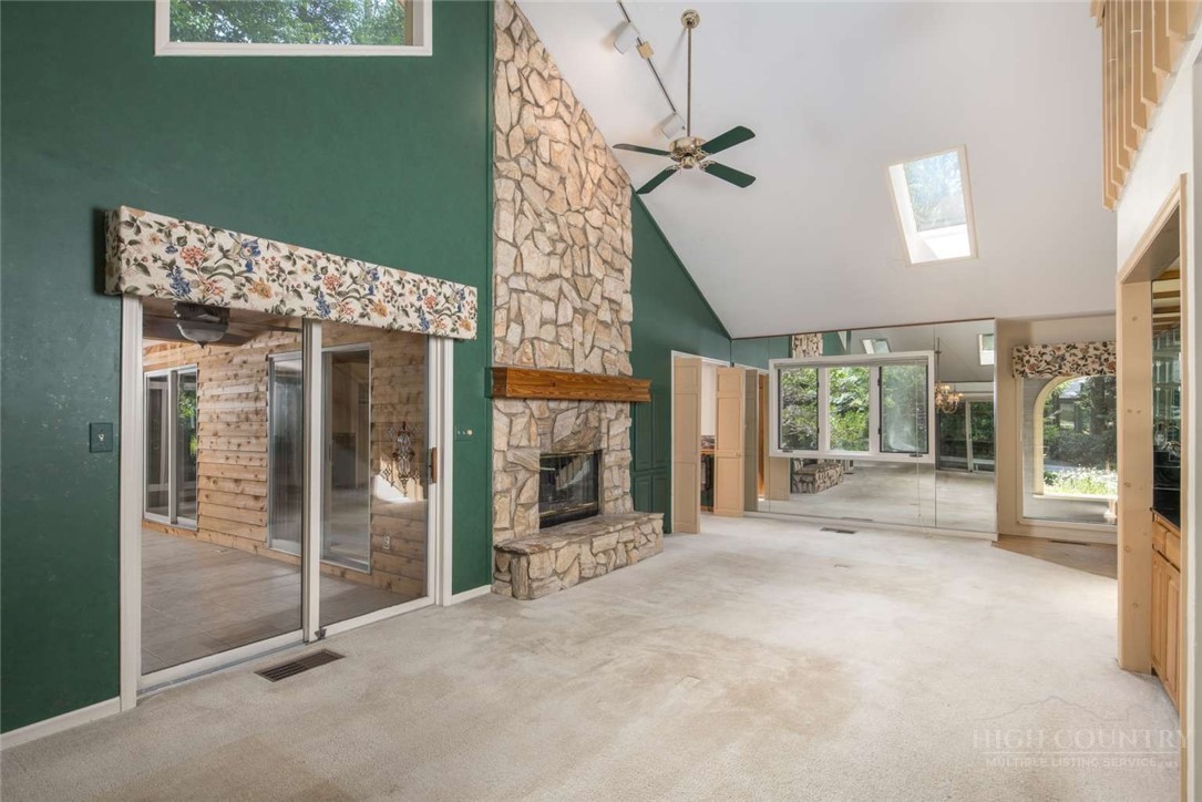 278 Cobble Creek Property Photo 18