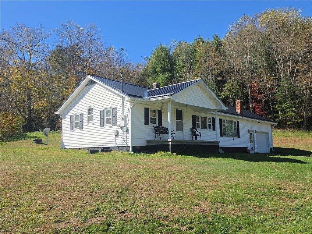 657 Denny Road Property Photo 3