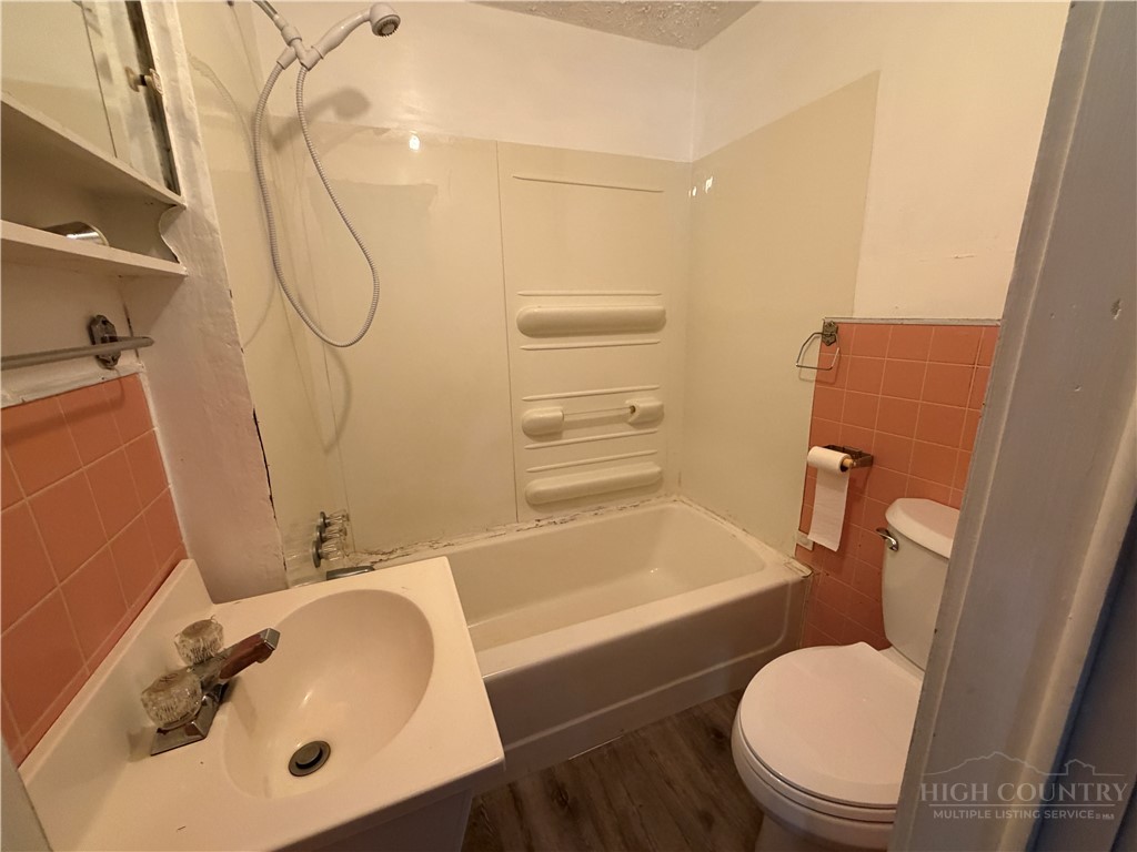 657 Denny Road Property Photo 15