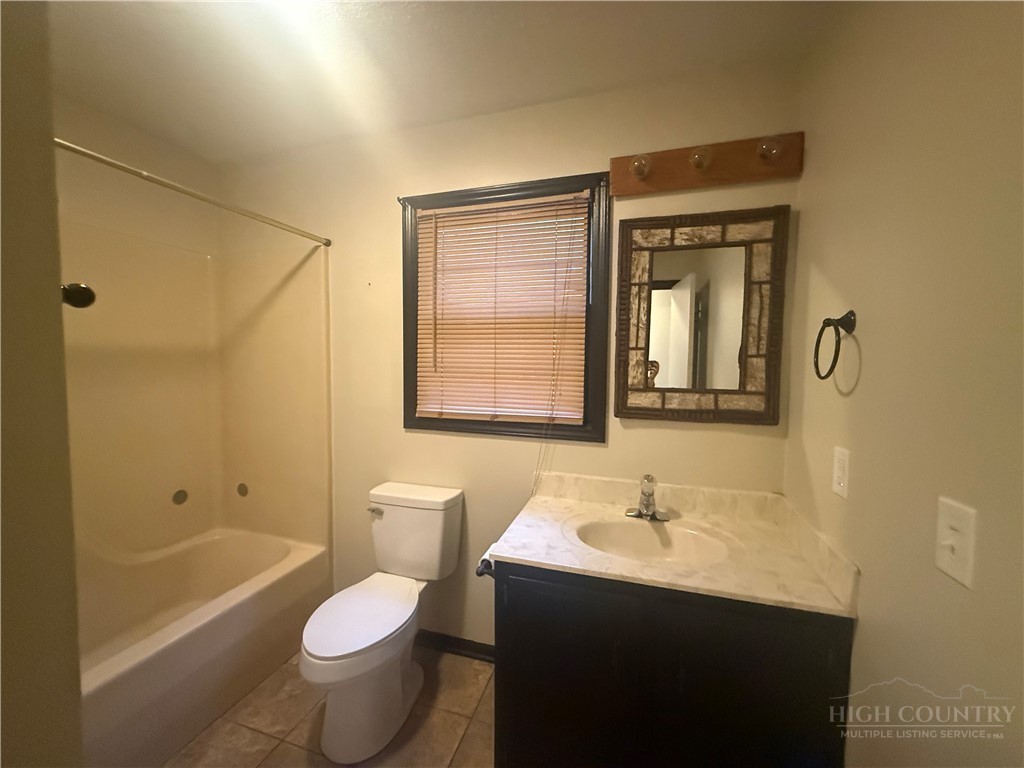 419 Saddle Lane Property Photo 9