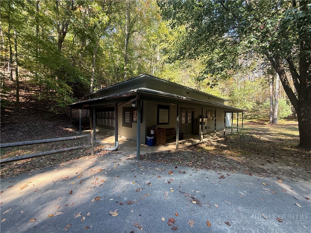 419 Saddle Lane Property Photo 22