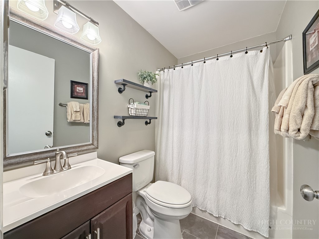 367 Skyleaf Drive D12 Property Photo 18