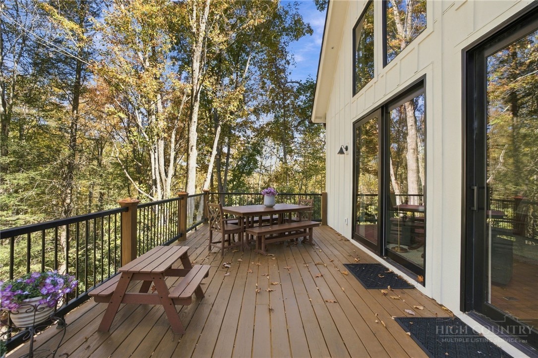 145 Cubs Den Property Photo 18