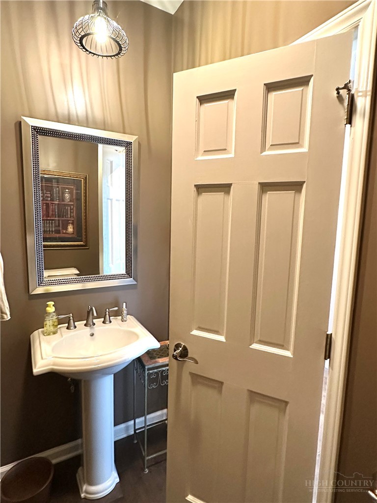 170 Fairway View Place B3 Property Photo 11