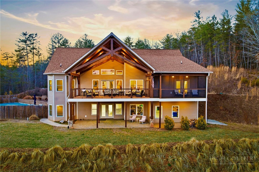 1510 Royal Lane Property Photo 4