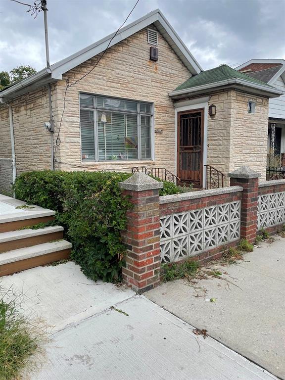 2217 East 13th Street Property Photo 1