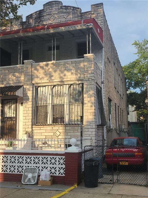 385 Amboy Street Property Photo 1
