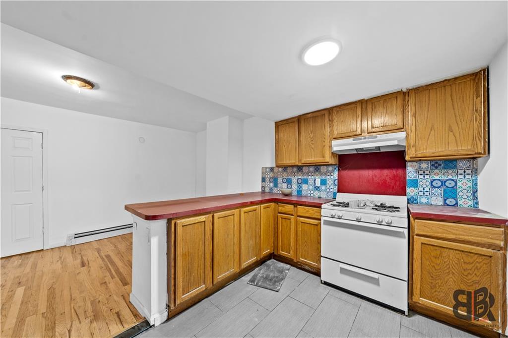 284 Macdougal Street Property Photo 1