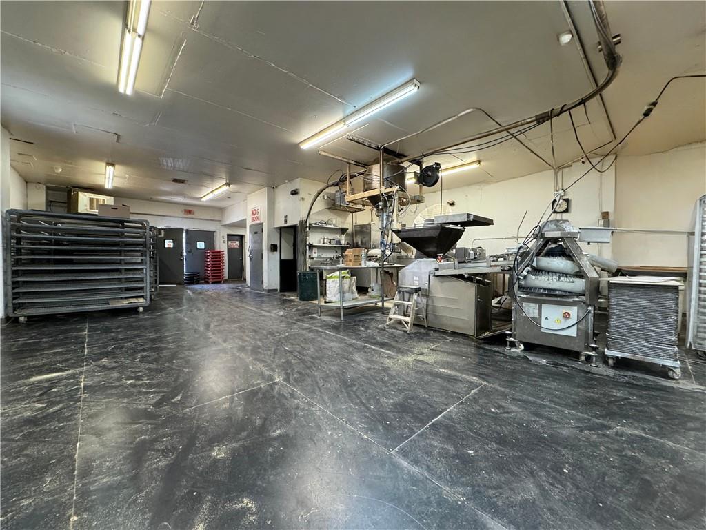 155 Port Richmond Avenue Property Photo 8