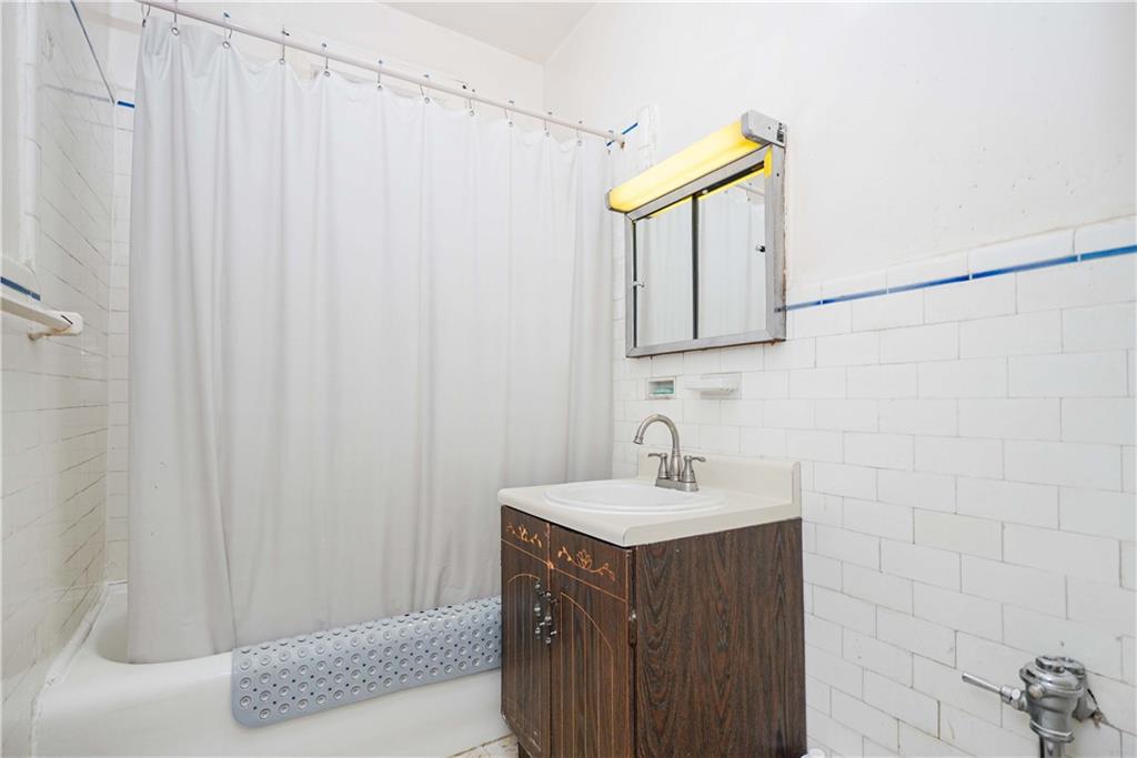 1961 West 10th Street Property Photo 8