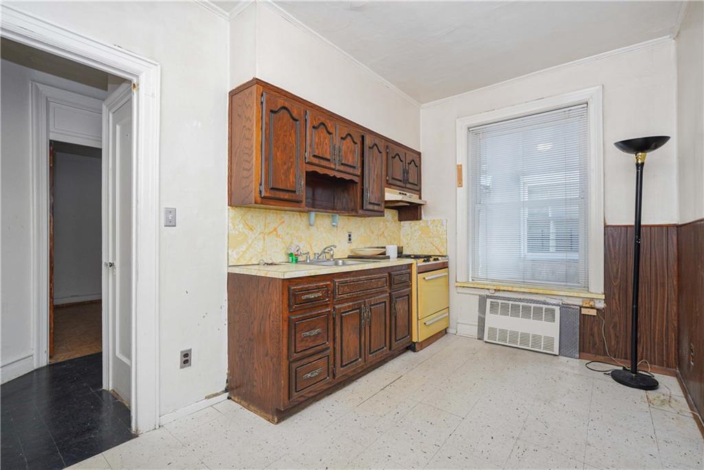 1961 West 10th Street Property Photo 12