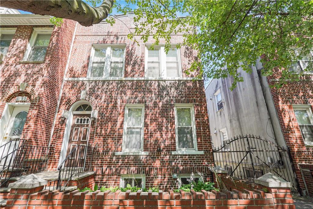1961 West 10th Street Property Photo 28