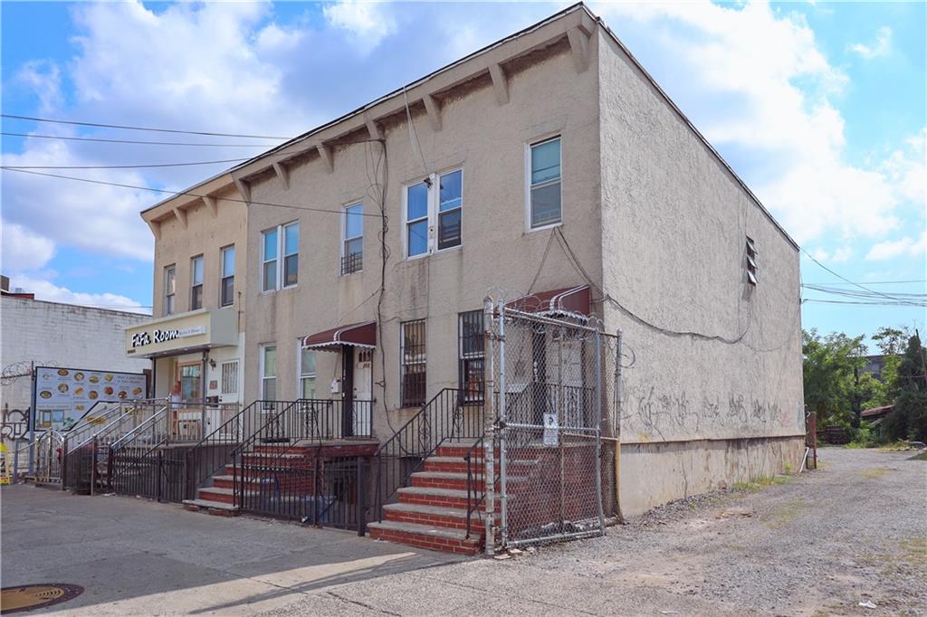 712 61st Street Property Photo 3