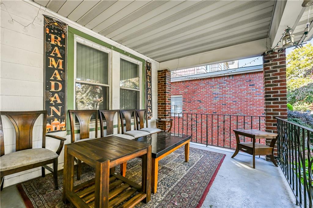 682 Argyle Road Property Photo 5