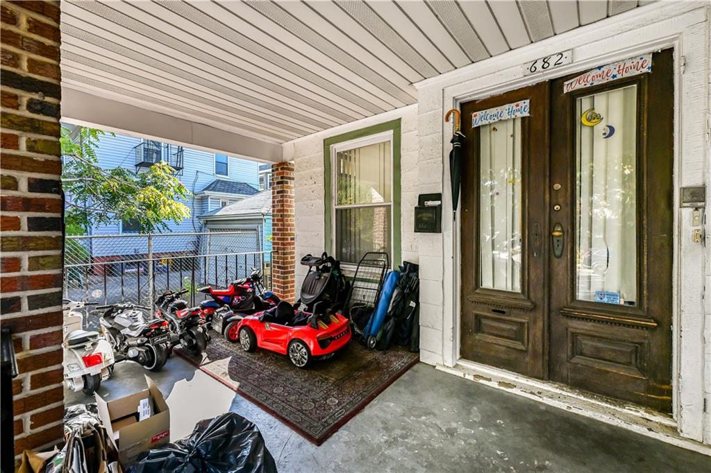 682 Argyle Road Property Photo 7