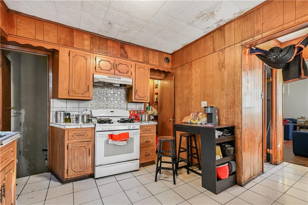 682 Argyle Road Property Photo 13