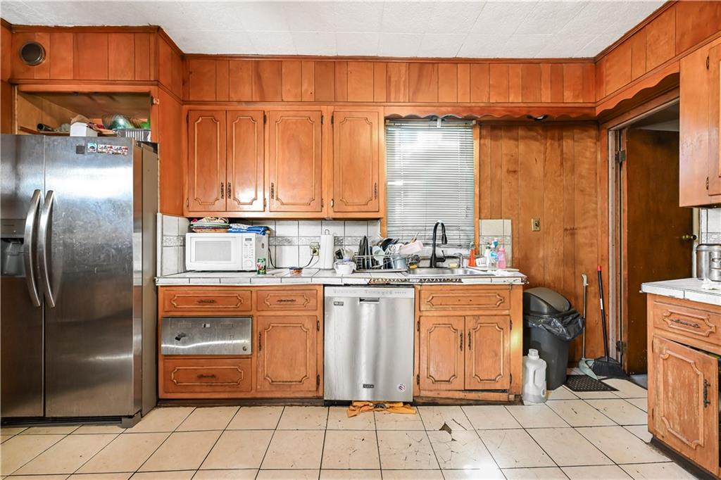 682 Argyle Road Property Photo 14