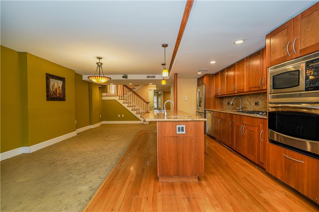 711 Macdonough Street Property Photo 3