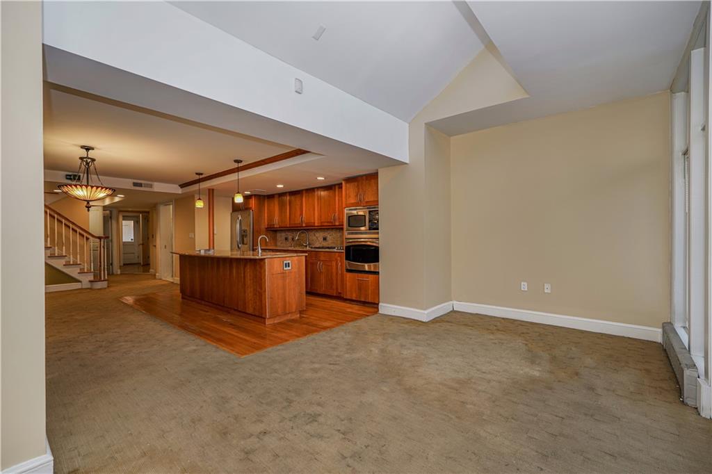 711 Macdonough Street Property Photo 4