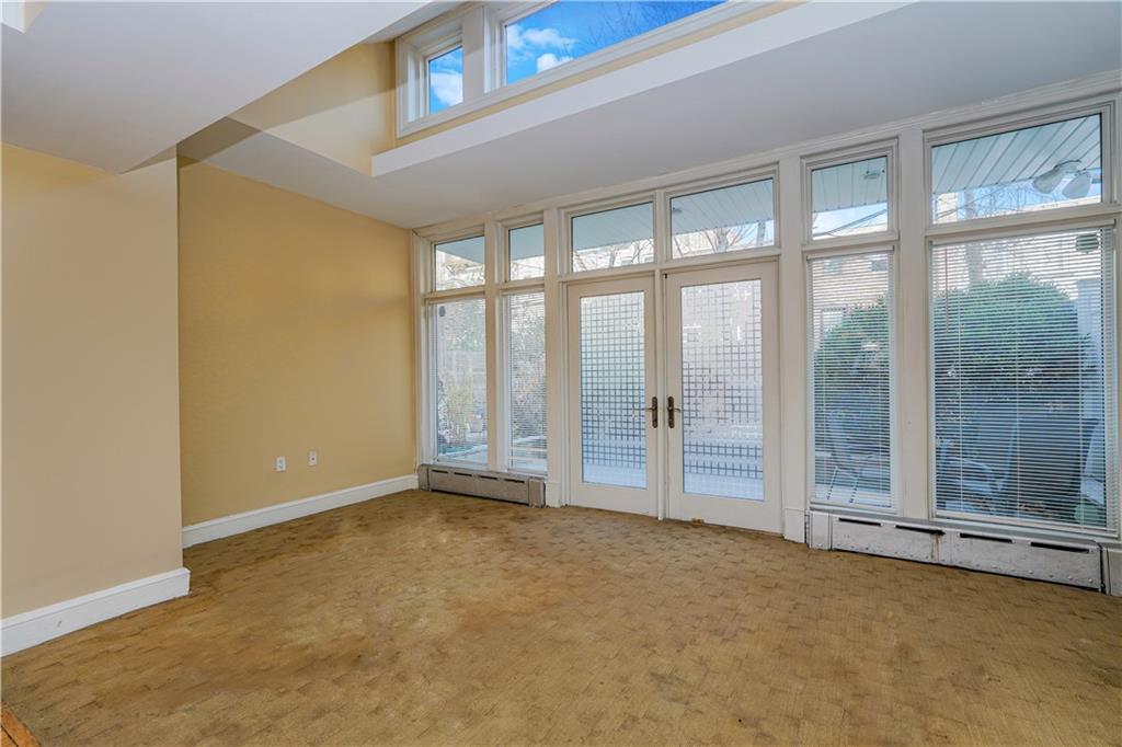 711 Macdonough Street Property Photo 5