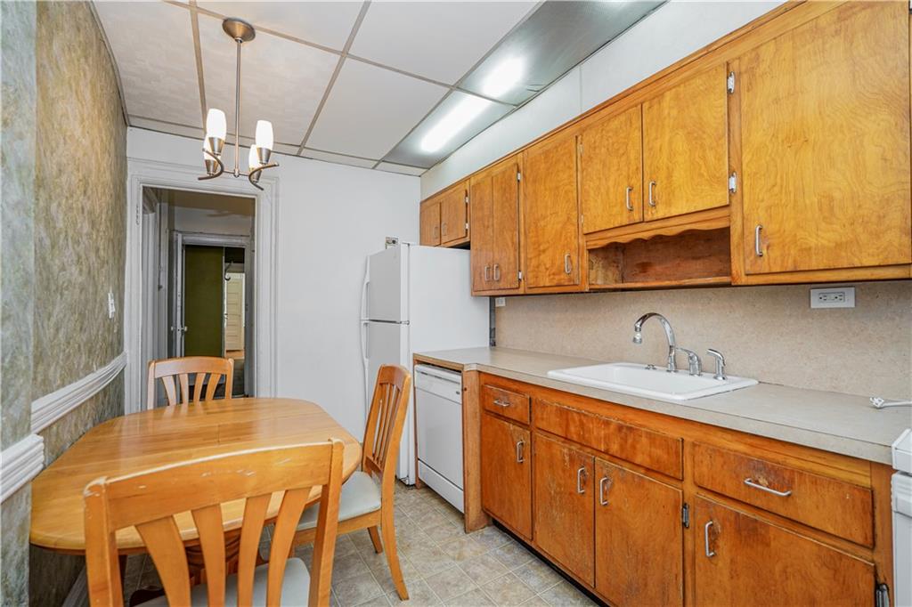 711 Macdonough Street Property Photo 24