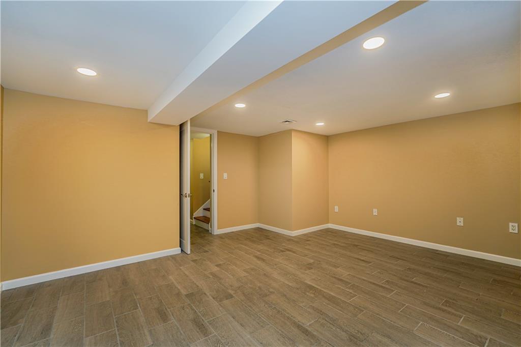 711 Macdonough Street Property Photo 30