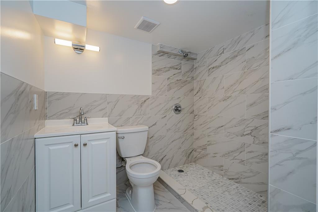 711 Macdonough Street Property Photo 31