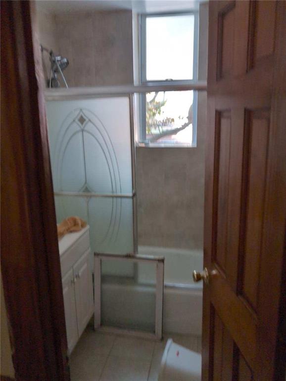 2010 West 9th Street Property Photo 42