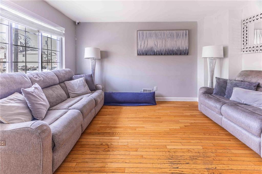 16 Mersereau Avenue Property Photo 5