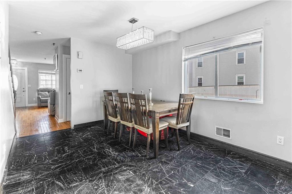 16 Mersereau Avenue Property Photo 10
