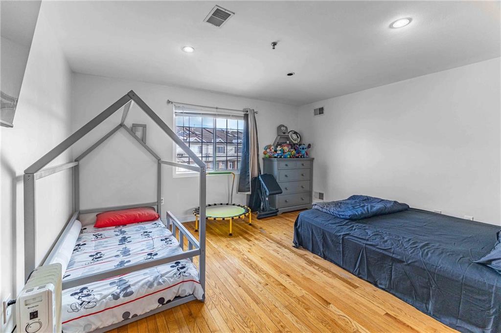 16 Mersereau Avenue Property Photo 15
