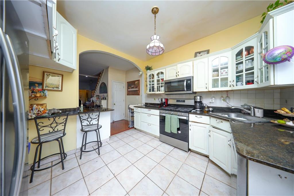 1858 73rd Street Property Photo 5