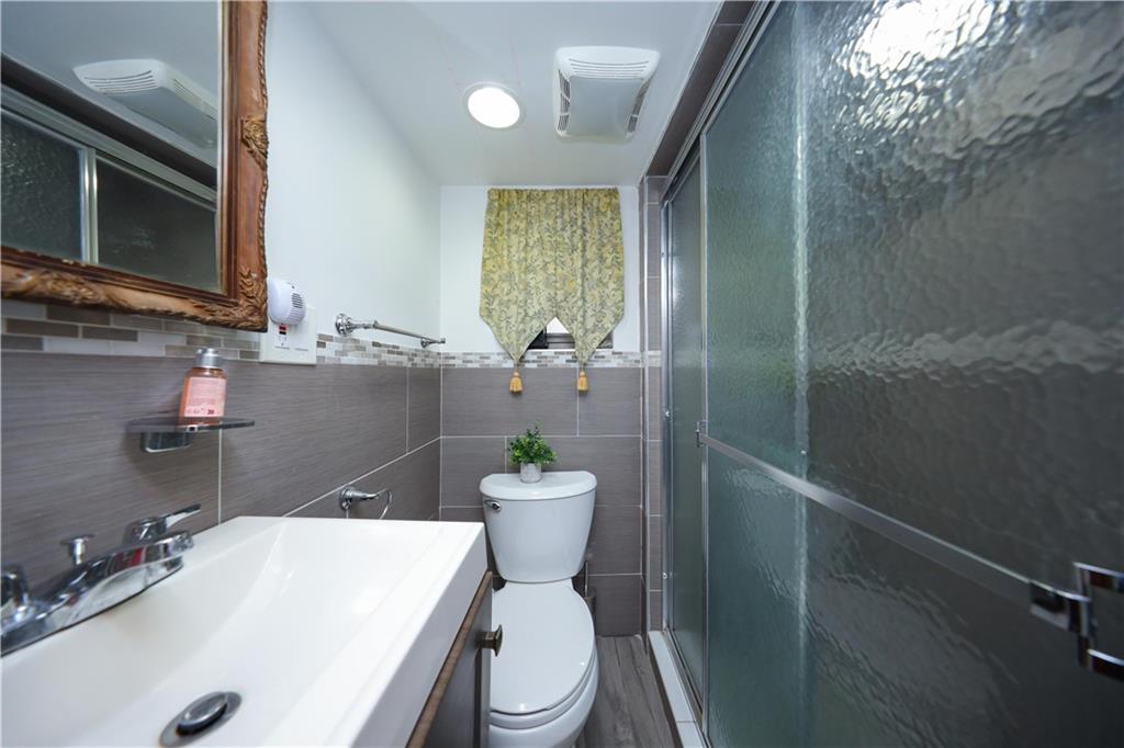 1858 73rd Street Property Photo 18