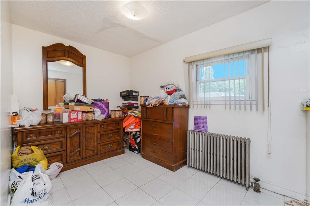 2594 40th Street Property Photo 4